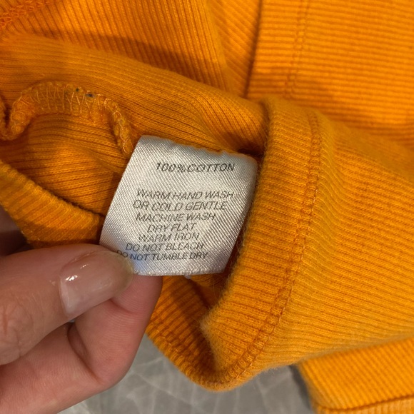 I am Gia crop top - Picture 3 of 4